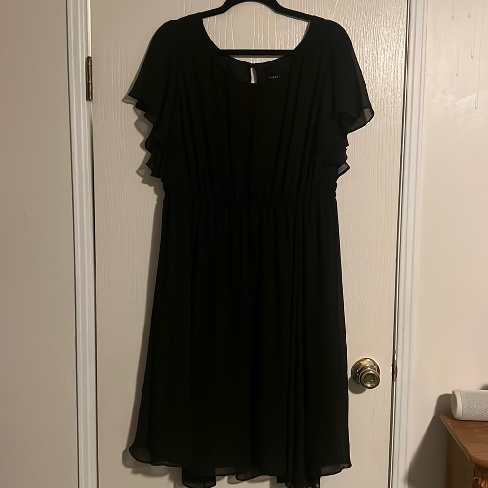 Torrid skater dress SIZE 2 New w/tags elastic waist lightairy  flutter sleeves